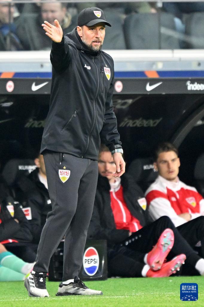 包含法兰克福球员受伤情况不容乐观，困扰主力阵容的词条