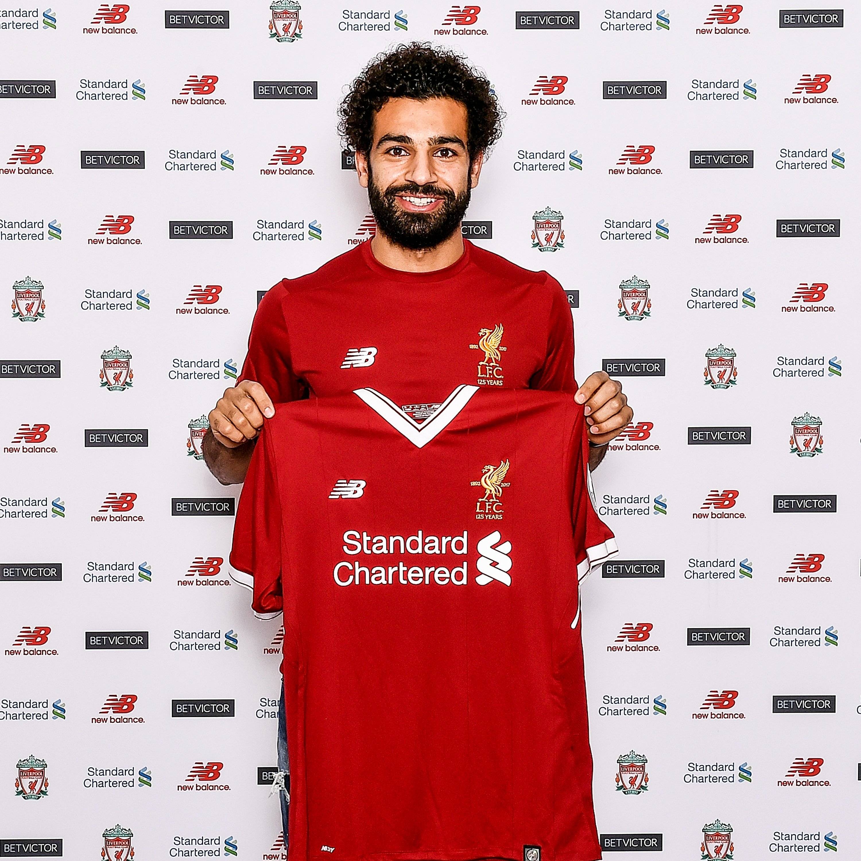 利物浦前锋恢复状态，助球队连胜