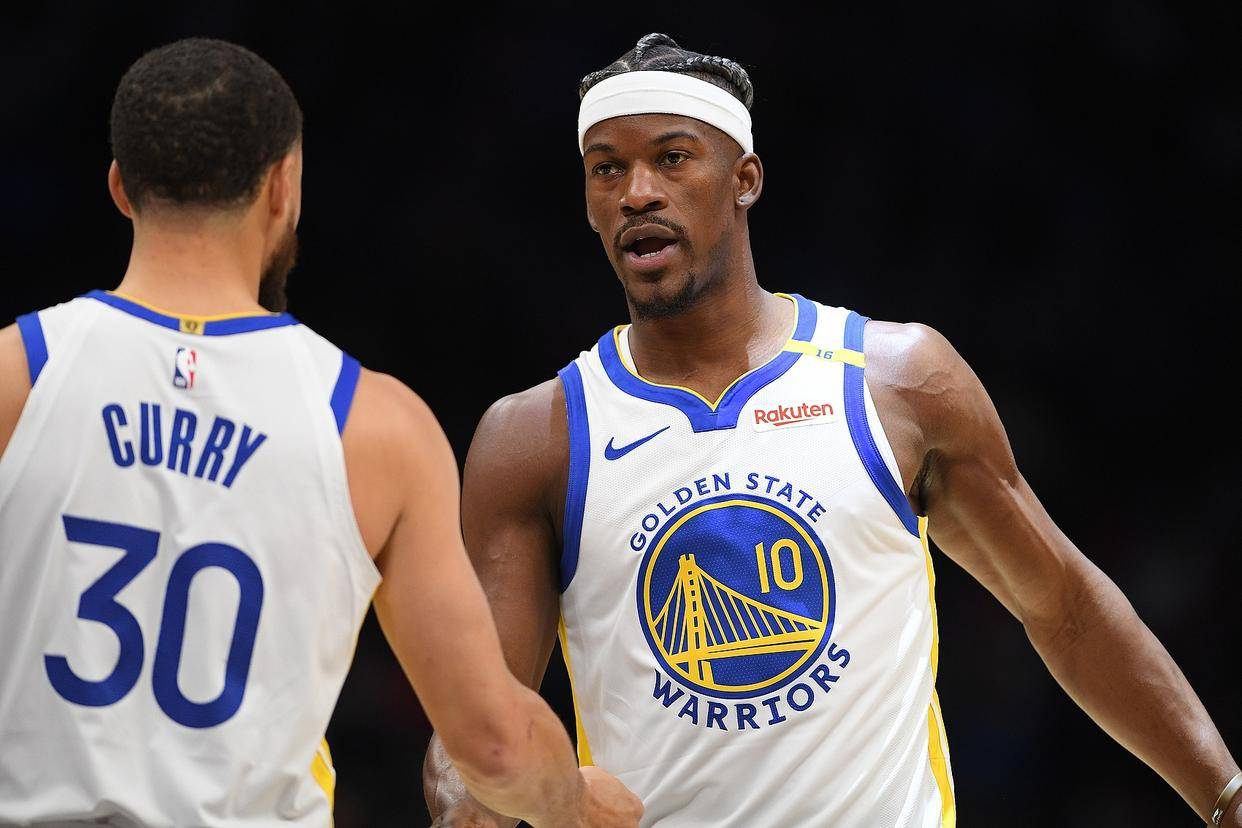 巴特勒重返赛场，重要助攻首场状态出色，曼联观众沸腾！的简单介绍